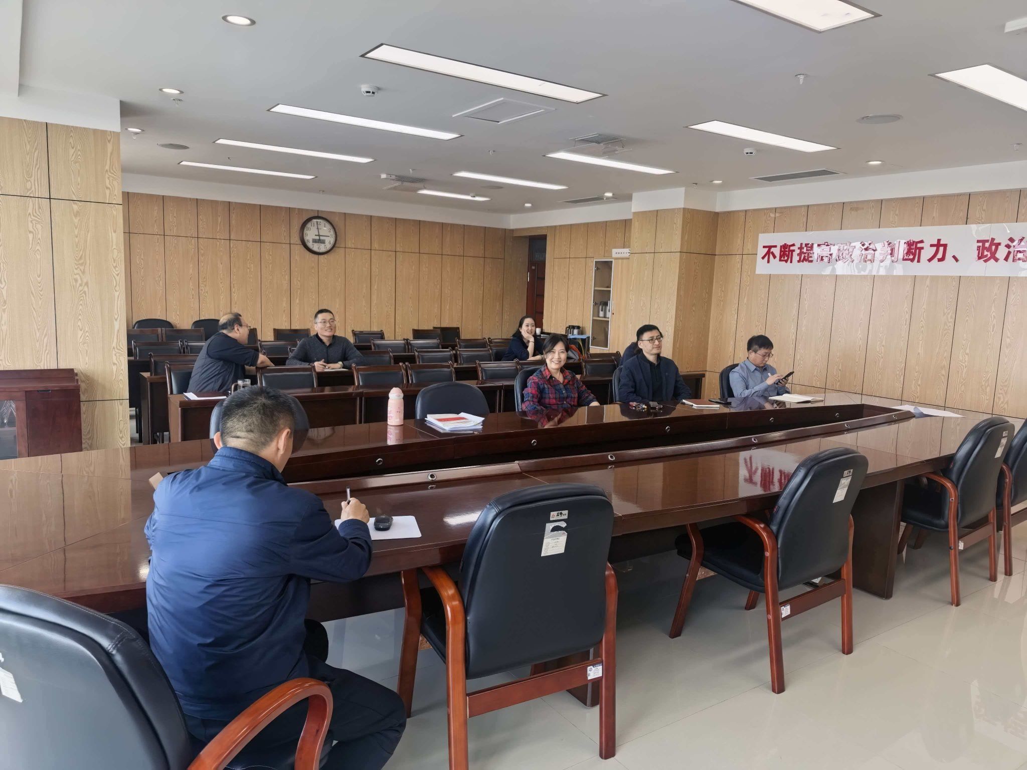 党政办公室党支部开展“健康第一”主题党日活动